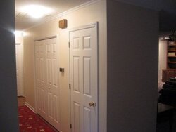 hallway to bedrooms and cold air return.jpg