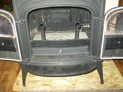 inside stove vermont stove 300x224.jpg
