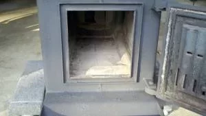 Lil Moe door and seal.jpg