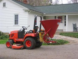 Tractor with Spreader 004 (Small).JPG