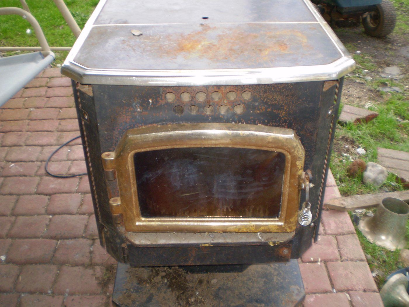 Can Anyone Identify The Brand Of This Pellet Stove I Need