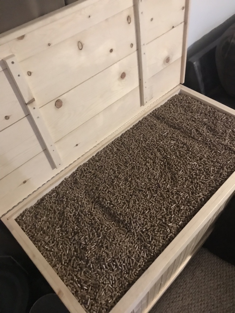 How do you store pellets and how much