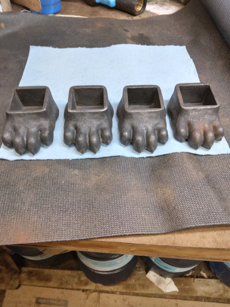 Fisher paw feet question