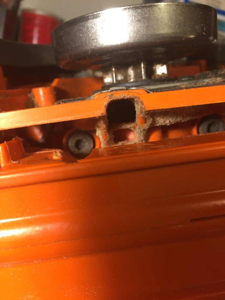 Husky 450 chain tightens up during use