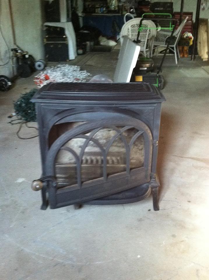 Can anyone tell me what kind of stove this is? Is it a jotul?