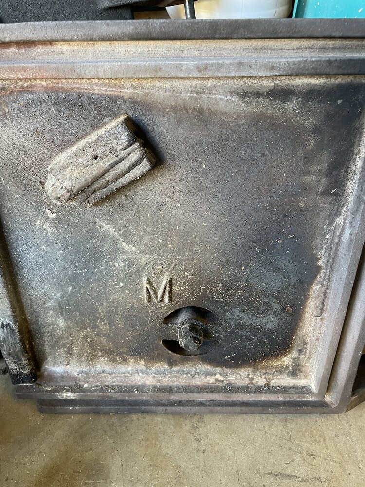 Can someone help me identify this stove?