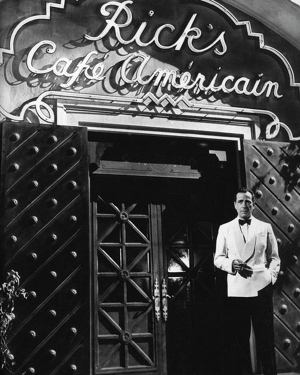ricks-cafe-americain-casablanca-1942-david-lee-guss.jpg