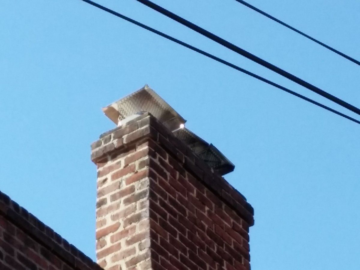 I'm an idiot/why is one side of my chimney hotter?