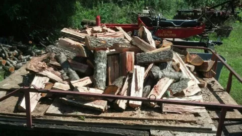 [Hearth.com] Another cherry down and wood ID plz
