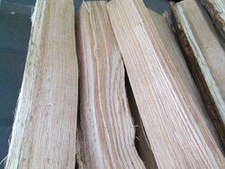 What is the easy-splitting wood