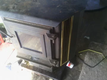 [Hearth.com] Can someone tell me what make and model stove this is?