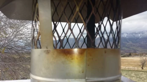 [Hearth.com] Top of Chimney Discoloration, Cause for Concern?