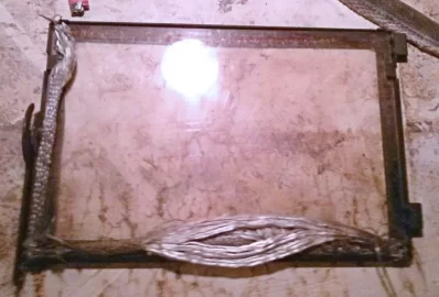 [Hearth.com] Quad Castile door with no retaining rod?