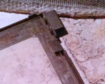 [Hearth.com] Quad Castile door with no retaining rod?
