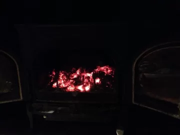 [Hearth.com] Ash tray Empty or leave ashes
