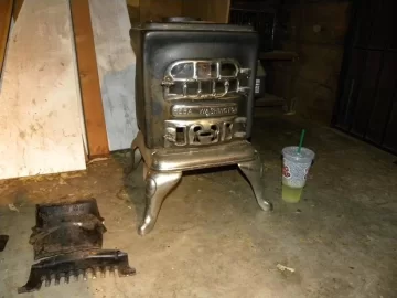 [Hearth.com] Can you help ID my new to me REBA WASHINGTON?