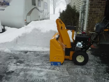 [Hearth.com] My snowblower is here (followup to what to look for)
