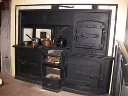 Need help identifying this kitchen stove/oven!