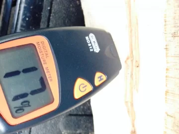 [Hearth.com] Need help identifying, picking up this free wood in two hours.