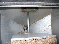 Pellets not getting to auger - is it the stove or the pellets?