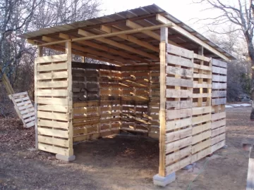 [Hearth.com] Free 8 foot oak pallets