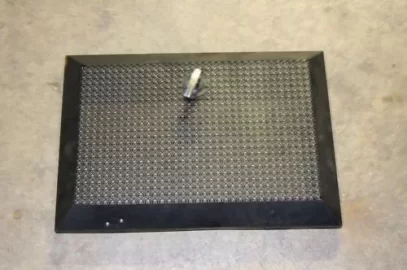 [Hearth.com] Fisher Grandma stove needs a screen insert