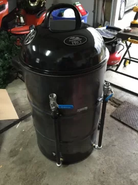 Ugly drum smoker!