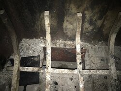 Sealing an ash pit door