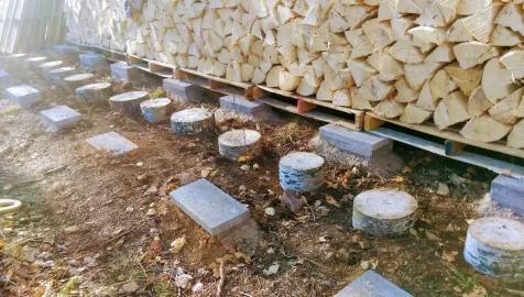 [Hearth.com] Stacking wood on uneven ground