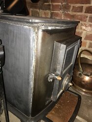 L.Lange stove should have a shelf?