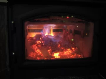 [Hearth.com] big bed of coals, lots of air and blue flames