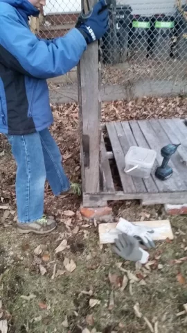 Simple pallet firewood rack