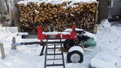 Simple pallet firewood rack