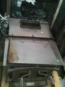 [Hearth.com] My Neighbor's stove (Yikes!)