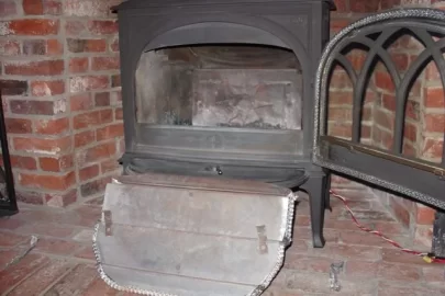 [Hearth.com] Cleaning the Jotul F 400 Castine - Secondary Air removal