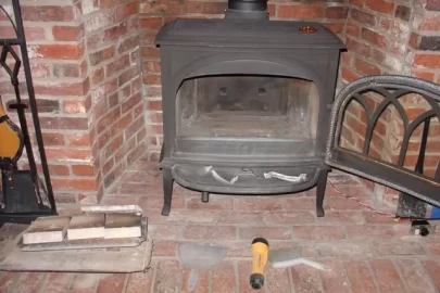 [Hearth.com] Cleaning the Jotul F 400 Castine - Secondary Air removal