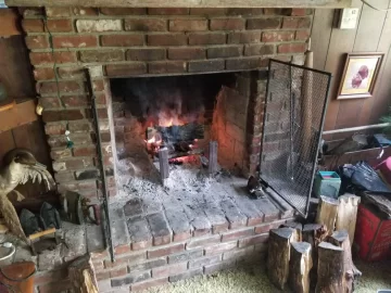 [Hearth.com] Camp house fire