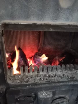 [Hearth.com] WESO 125 stove burner box issue - need help