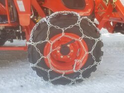Tractor tire chains