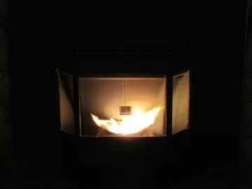 [Hearth.com] Pics of our new pellet stove up and running :)