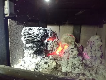 [Hearth.com] T5/Super: curious if your left side burns more slowly? (0, 8 & 19 hr burn pics included)
