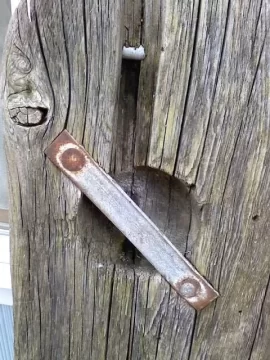 [Hearth.com] An old wooden treasure