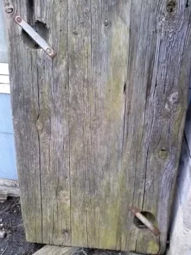[Hearth.com] An old wooden treasure