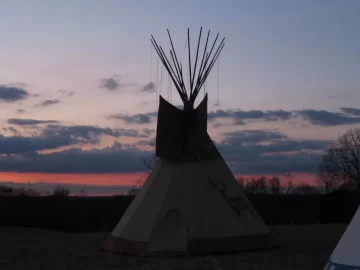[Hearth.com] A few tipi pics