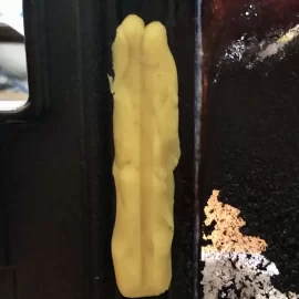 after_hing_side_playdoh.jpg after_hing_side_playdoh.jpg