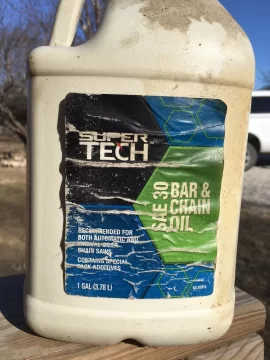 Bar and chain oil