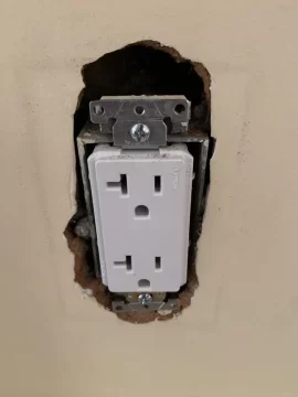 Weird outlet wiring