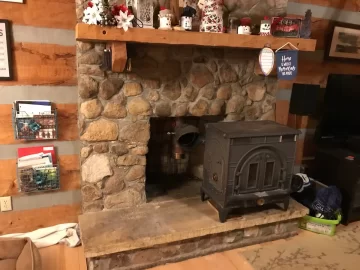 VC Dauntless Vs. Hearthstone Craftsbury for small fireplace/hearth (HELP)