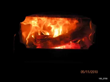 [Hearth.com] Small Fire Tonight!