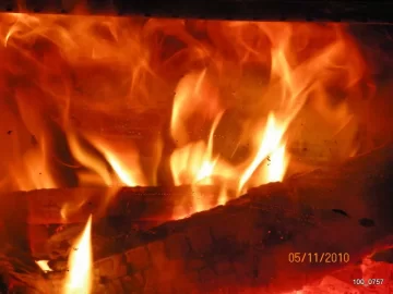 [Hearth.com] Small Fire Tonight!